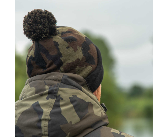 Cap Avid Carp Camo and Black with ball